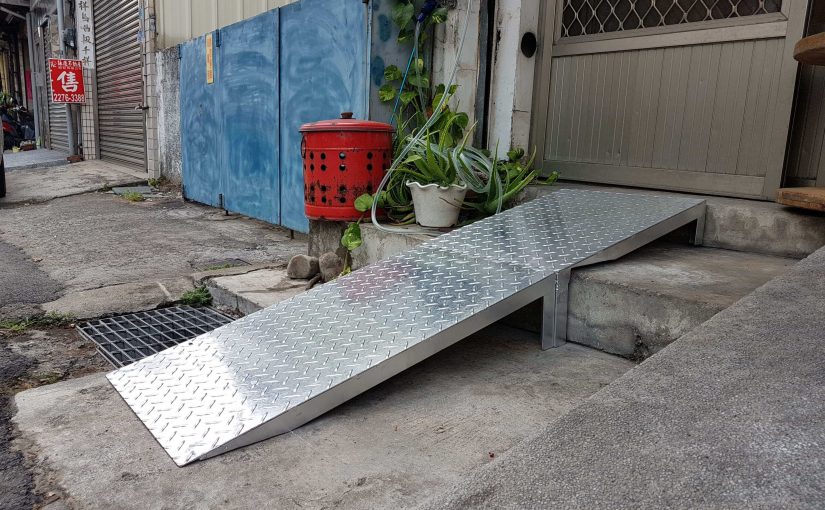 汽車斜坡板組合式搬移方便