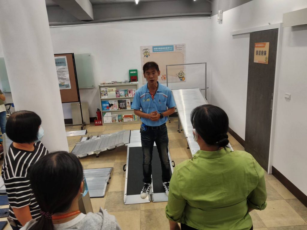 Taoyuan City Southern Assistive Technology Resources Center  class of Improve height difference class