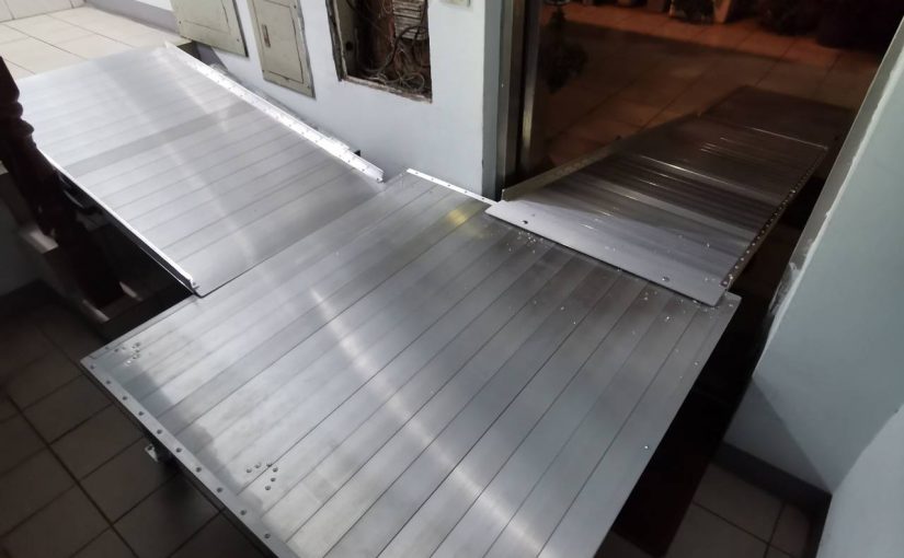Wall-mount, Double-fold Ramps with Aluminum alloy platform