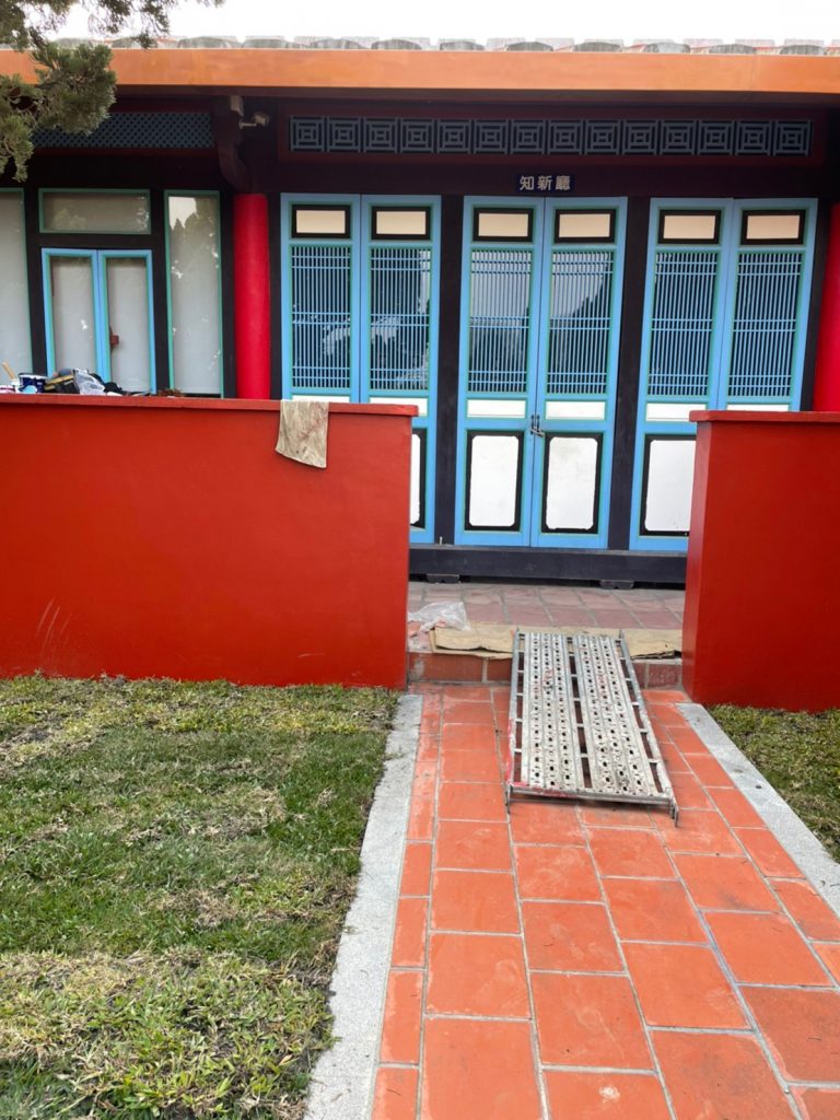 The previous ramp they used is scaffolding.