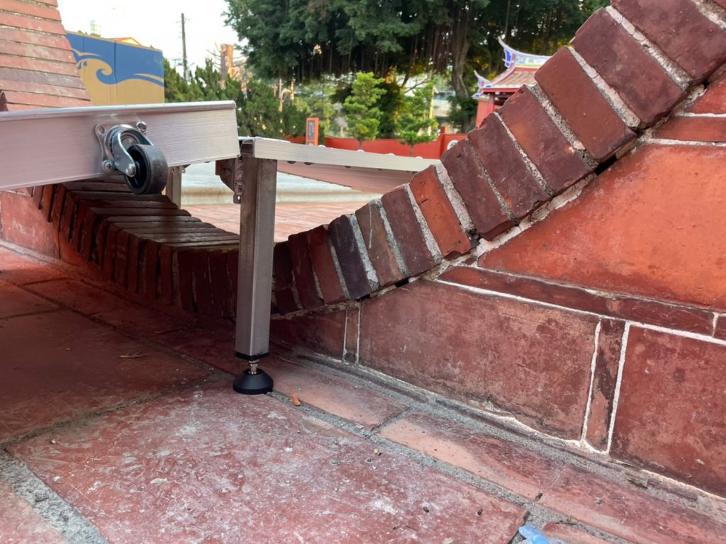 Aluminum alloy platform for crossing the arc shape threshold