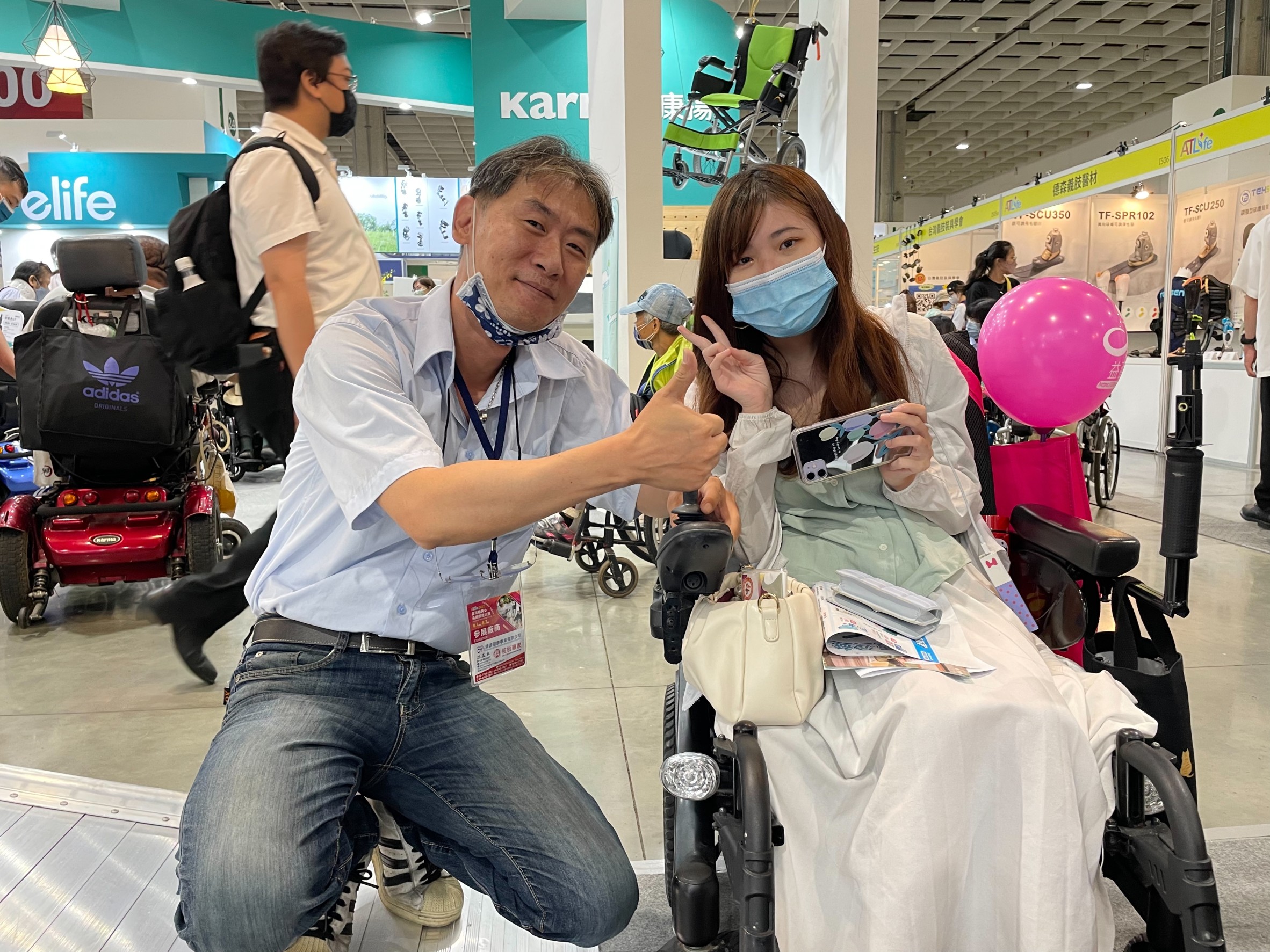 Selfie with KOL Sherry on wheelchair.