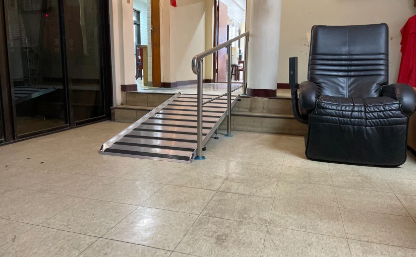 Customize Fixed Ramps with handrails
