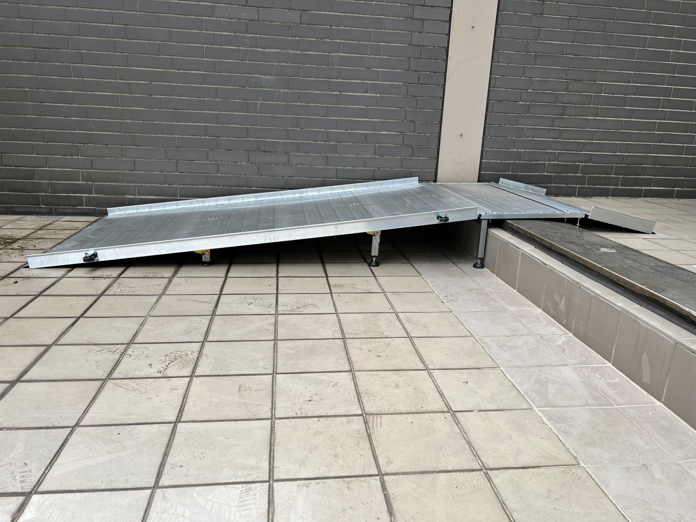 Client customize this wheelchair ramp for home barrier-free improvement.
