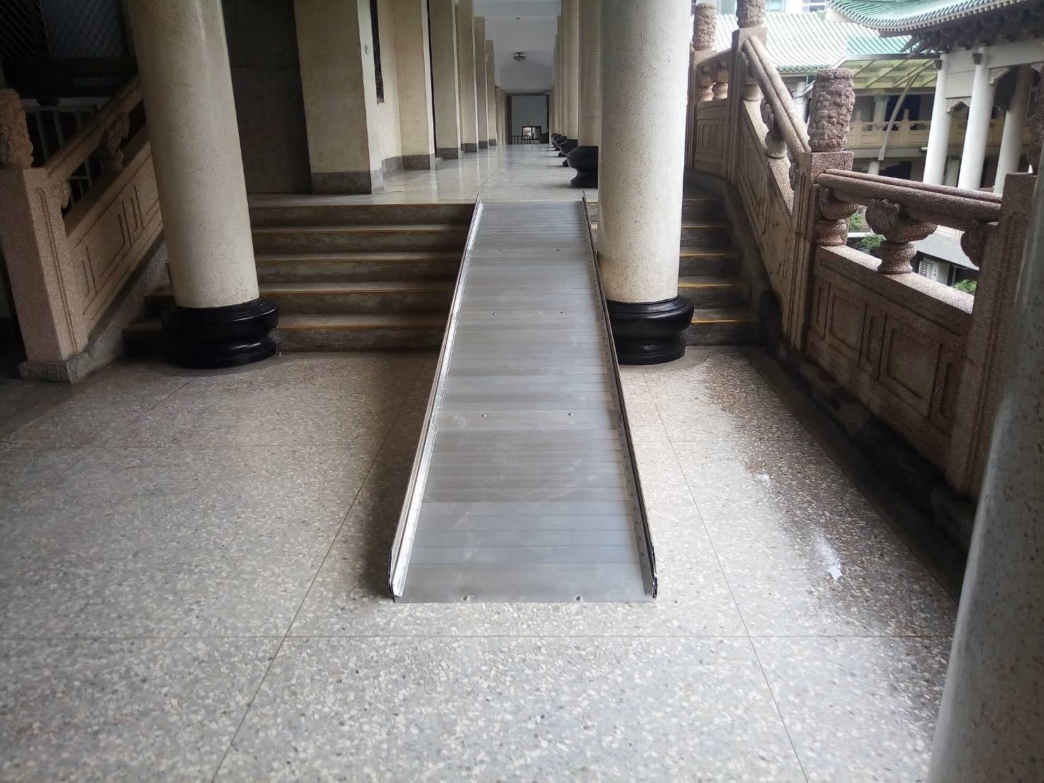 It can be moved by a single person at any time.