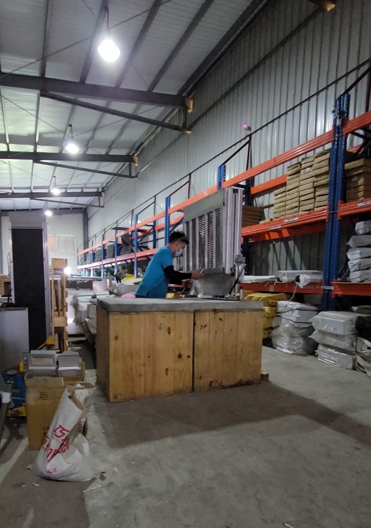 The fixed wheelchair ramp is usually placed fixedly against the wall.