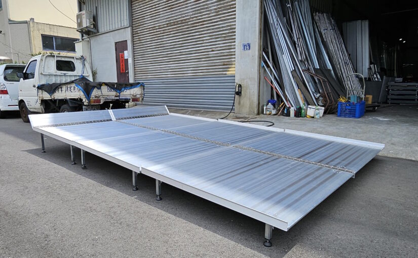 Customized modular war chess table